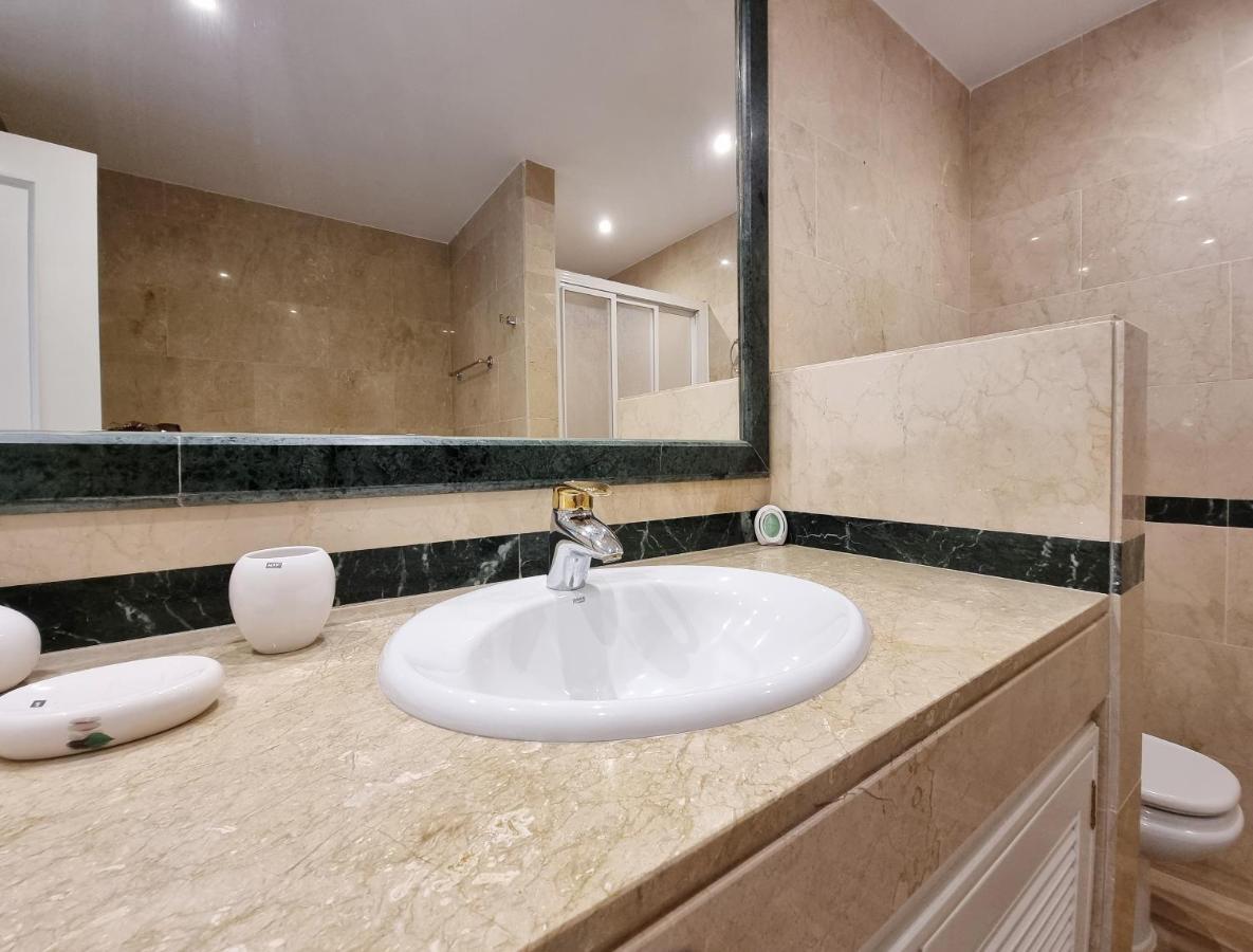 Luxury Hacienda Playa Apartment Marbella Bagian luar foto